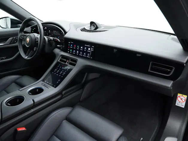 Porsche Taycan 4S Cross Turismo