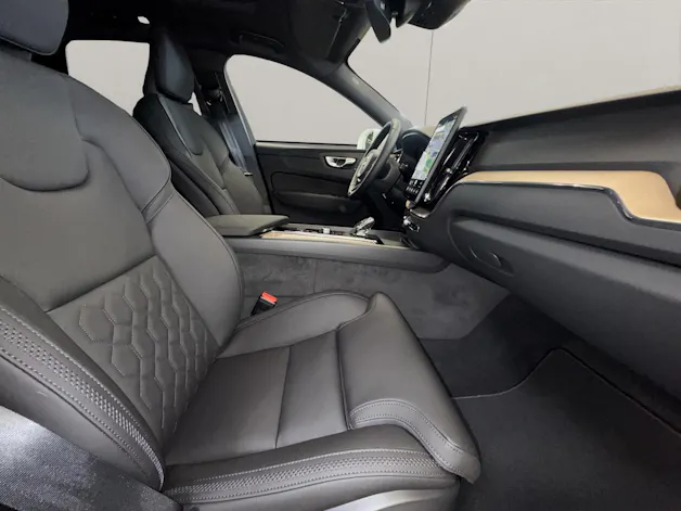 VOLVO XC60 2.0 T6 TE Plus Bright eAWD