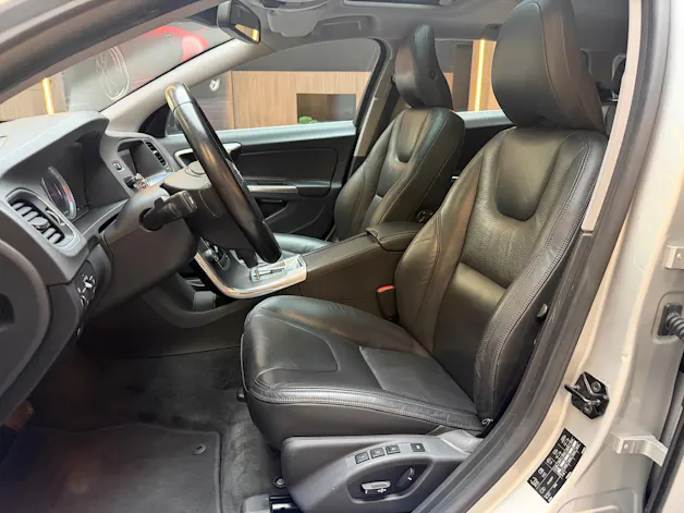 Volvo V60 2.0 D3 Summum