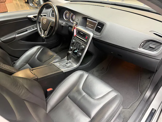 Volvo V60 2.0 D3 Summum