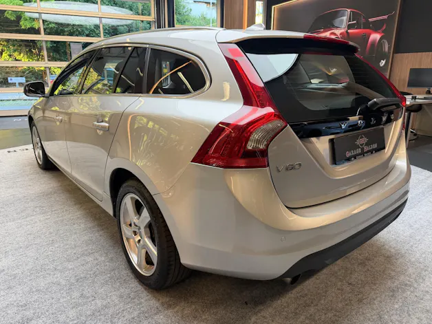 Volvo V60 2.0 D3 Summum