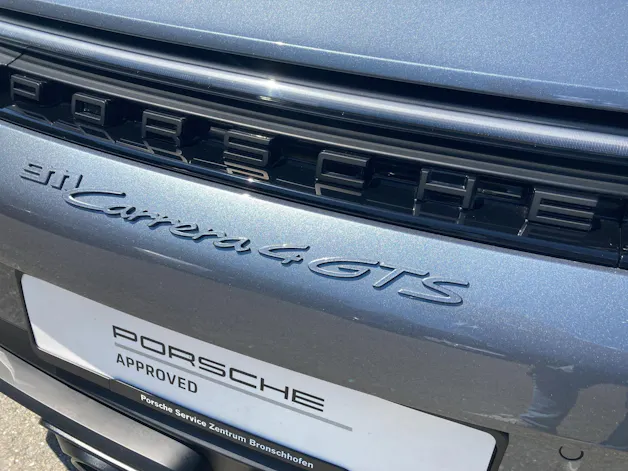 Porsche 911 Carrera 4 GTS Coupé