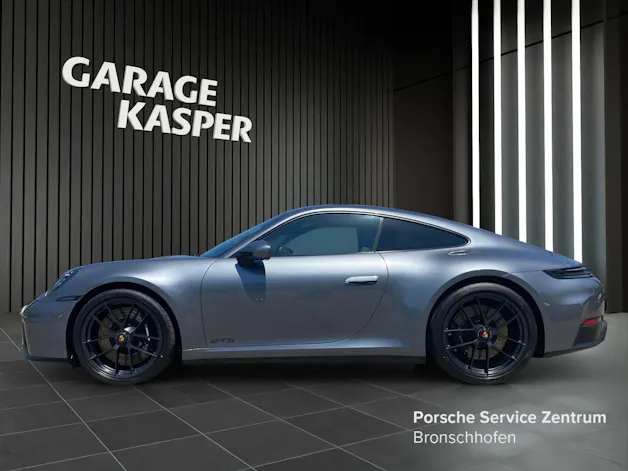 Porsche 911 Carrera 4 GTS Coupé
