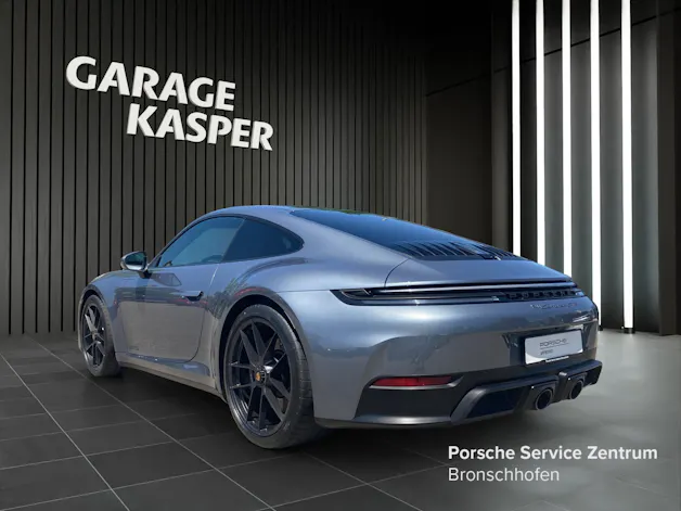 Porsche 911 Carrera 4 GTS Coupé