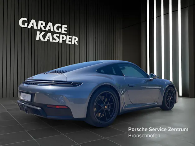 Porsche 911 Carrera 4 GTS Coupé