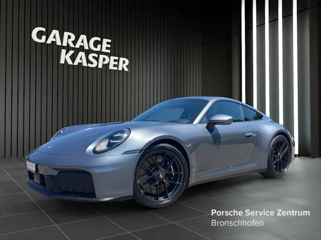 Porsche 911 Carrera 4 GTS Coupé