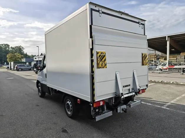 Iveco 35S16A8 mit Kühlaufbau