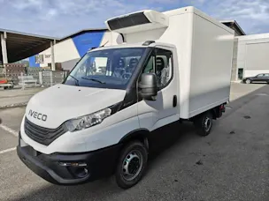 Iveco 35S16A8 mit Kühlaufbau