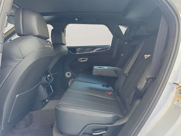 Bentley Bentayga Speed- mehrere Fahrzeuge im Vorlauf. Kontaktieren Sie uns bitte für mehr Informationen.