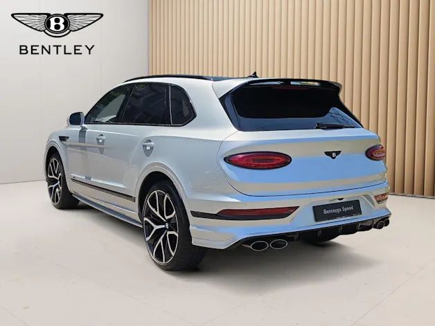 Bentley Bentayga Speed- mehrere Fahrzeuge im Vorlauf. Kontaktieren Sie uns bitte für mehr Informationen.