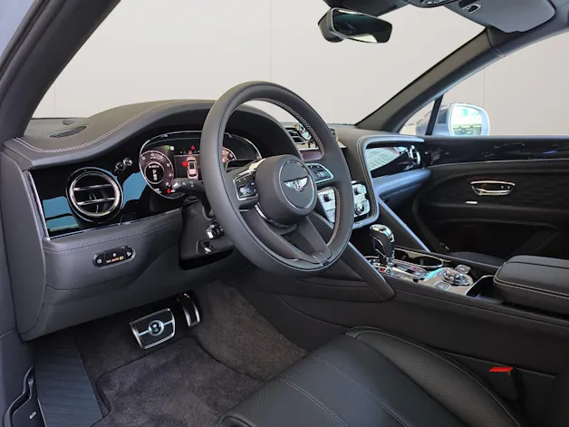 Bentley Bentayga Speed- mehrere Fahrzeuge im Vorlauf. Kontaktieren Sie uns bitte für mehr Informationen.