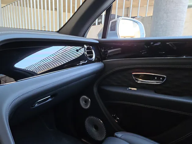 Bentley Bentayga Speed- mehrere Fahrzeuge im Vorlauf. Kontaktieren Sie uns bitte für mehr Informationen.