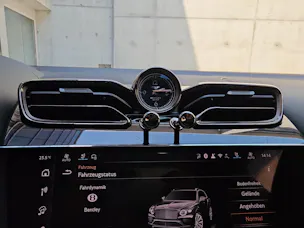 Bentley Bentayga Speed- mehrere Fahrzeuge im Vorlauf. Kontaktieren Sie uns bitte für mehr Informationen.