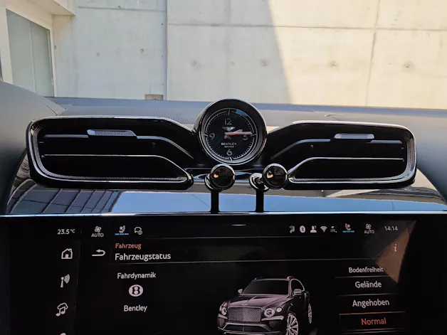 Bentley Bentayga Speed- mehrere Fahrzeuge im Vorlauf. Kontaktieren Sie uns bitte für mehr Informationen.