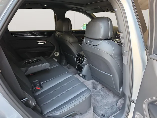 Bentley Bentayga Speed- mehrere Fahrzeuge im Vorlauf. Kontaktieren Sie uns bitte für mehr Informationen.