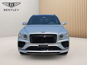 Bentley Bentayga Speed- mehrere Fahrzeuge im Vorlauf. Kontaktieren Sie uns bitte für mehr Informationen.