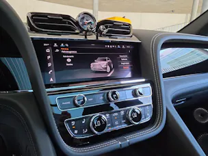 Bentley Bentayga Speed- mehrere Fahrzeuge im Vorlauf. Kontaktieren Sie uns bitte für mehr Informationen.