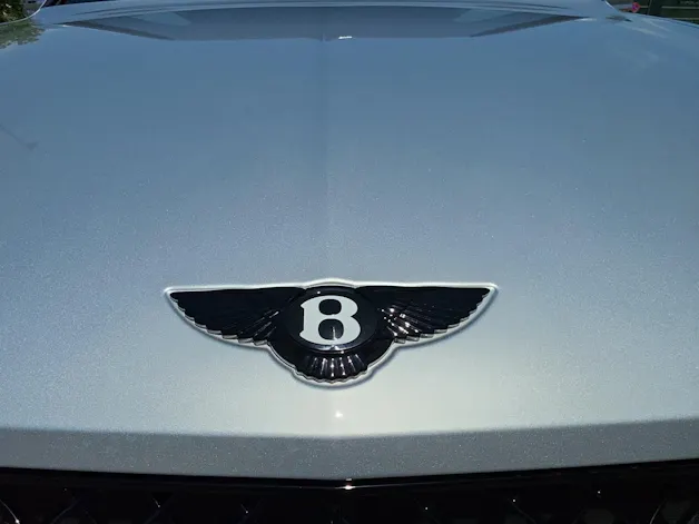 Bentley Bentayga Speed- mehrere Fahrzeuge im Vorlauf. Kontaktieren Sie uns bitte für mehr Informationen.