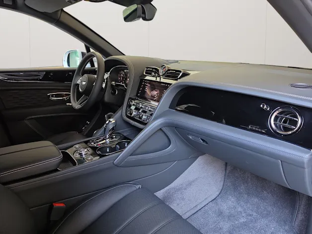 Bentley Bentayga Speed- mehrere Fahrzeuge im Vorlauf. Kontaktieren Sie uns bitte für mehr Informationen.