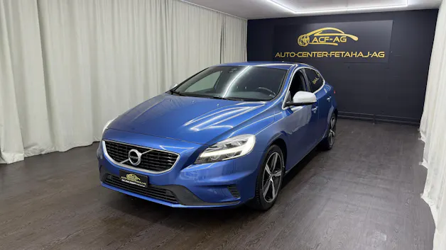Volvo V40 T2 Momentum R-Design