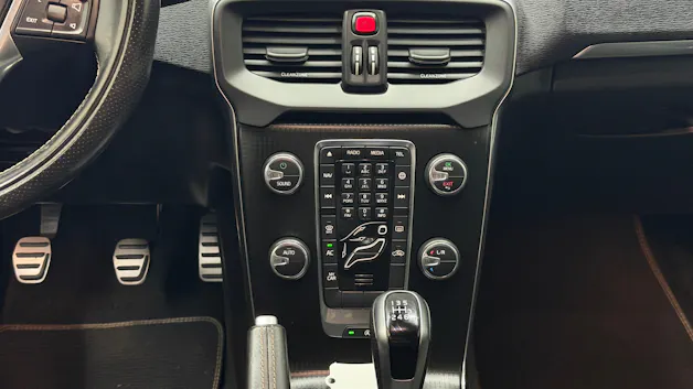 Volvo V40 T2 Momentum R-Design