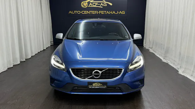 Volvo V40 T2 Momentum R-Design