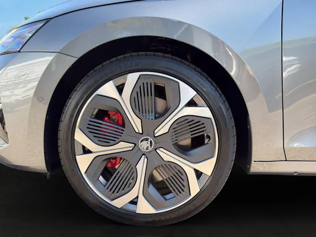 Škoda Octavia Combi 2.0 TSI DSG RS 30 Years Edition