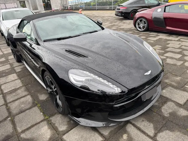 Aston Martin Vanquish S Volante V12 Touchtronic 3