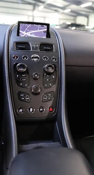 Aston Martin Vanquish S Volante V12 Touchtronic 3