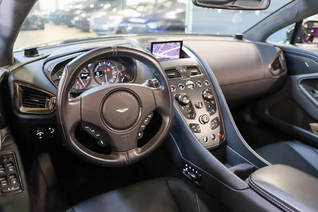 Aston Martin Vanquish S Volante V12 Touchtronic 3