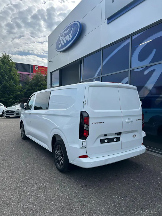 Ford Transit Custom Van 320 L2 2.0 Ltd./170CV/Aut.