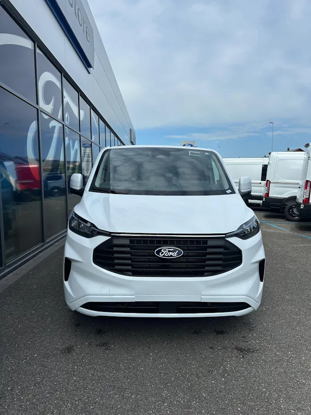 Ford Transit Custom Van 320 L2 2.0 Ltd./170CV/Aut.
