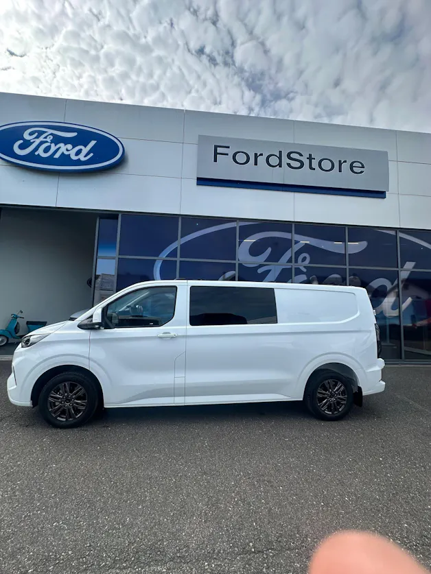 Ford Transit Custom Van 320 L2 2.0 Ltd./170CV/Aut.