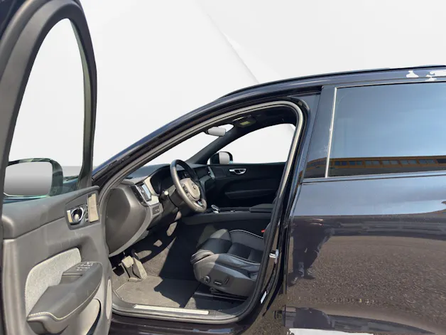 VOLVO XC60 T8 eAWD PluginHybrid Plus Dark Geartronic