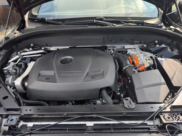 VOLVO XC60 T8 eAWD PluginHybrid Plus Dark Geartronic