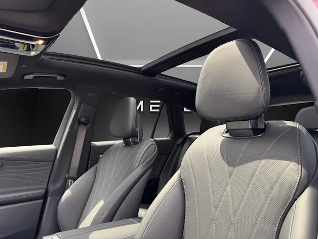 Mercedes-Benz GLC 400 e 4MATIC with EQ-Star Hybrid