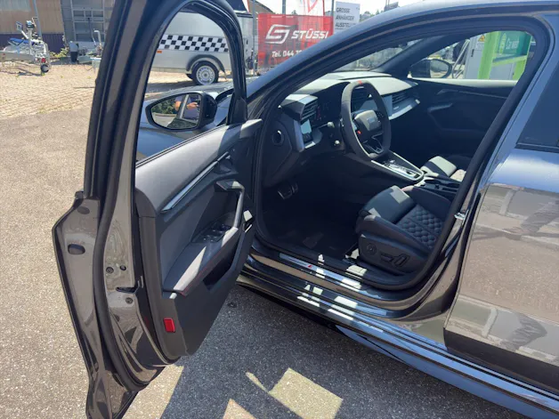 Audi RS3 Limousine 2.5 TFSI quattro S-Tronic