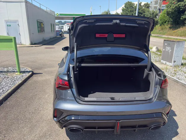 Audi RS3 Limousine 2.5 TFSI quattro S-Tronic