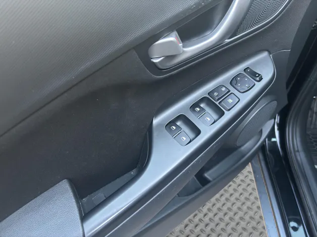 Hyundai Kona 1.6 T-GDi Launch 4WD DCT