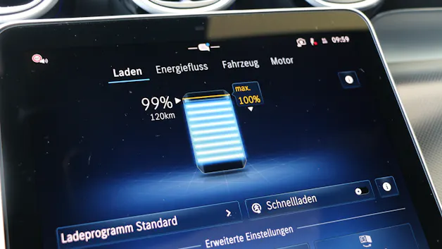Mercedes-Benz GLC 400 e 4MATIC with EQ-Star Hybrid