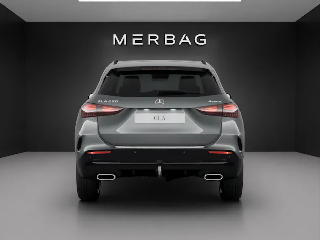 Mercedes-Benz GLA 250 4Matic 8G-DCT Swiss Star