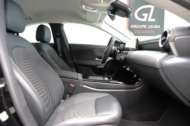 MERCEDES-BENZ CLA 180 7G-DCT