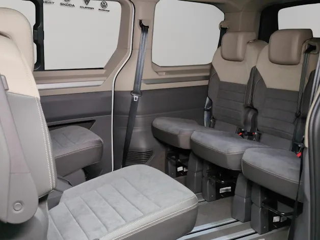 VW Multivan 2.0 TSI Life Edition DSG