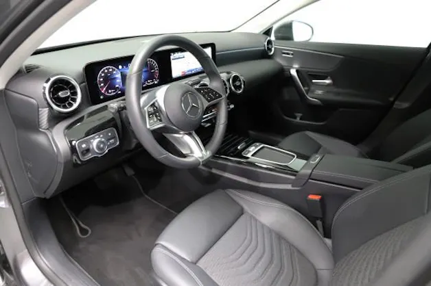 MERCEDES-BENZ A 250 e 8G-DCT