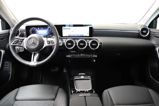 MERCEDES-BENZ A 250 e 8G-DCT