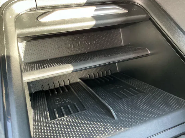 Škoda Kodiaq 2.0 TDI 193 PS 4x4 SELECTION *** 7 - SITZER & ANHÄNGEKUPPLUNG ***