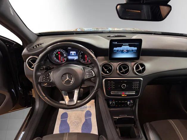 Mercedes-Benz GLA 220 d 7G-DCT