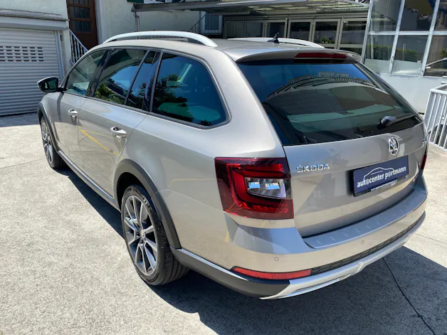 Škoda Octavia Combi 2.0 TSI Scout 4x4 DSG