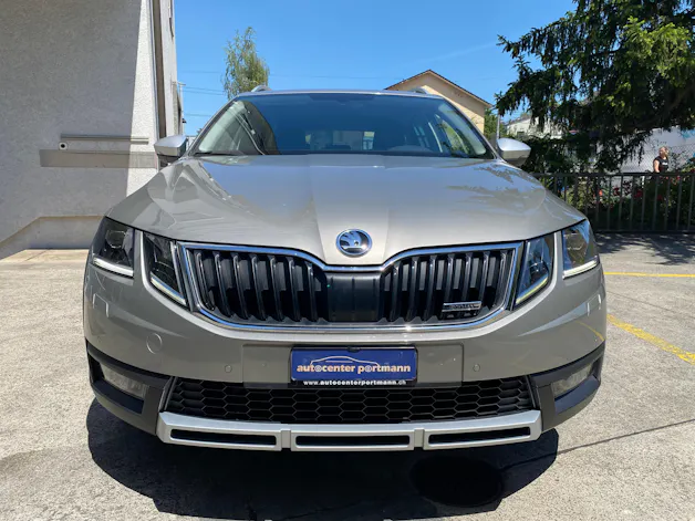 Škoda Octavia Combi 2.0 TSI Scout 4x4 DSG
