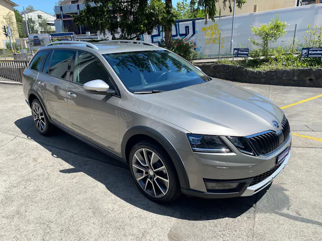 Škoda Octavia Combi 2.0 TSI Scout 4x4 DSG